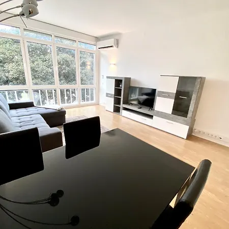 2&5- Side Casino Garden *