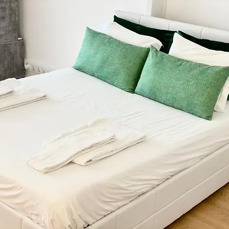 2&5- Side Casino Garden Estoril