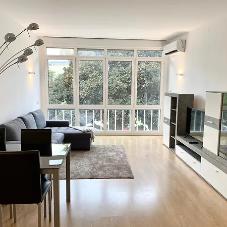 2&5- Side Casino Garden *